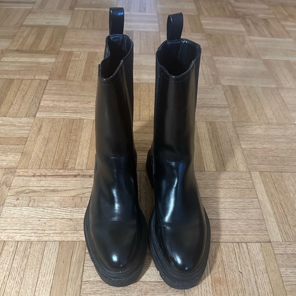 Zara Flat Lug Sole Chelsea Ankle Boots - Picture 2 of 8